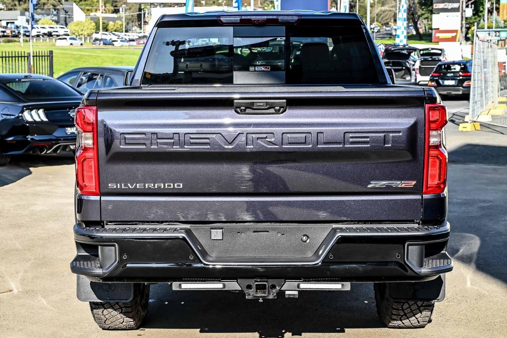 Chevrolet Silverado image 3