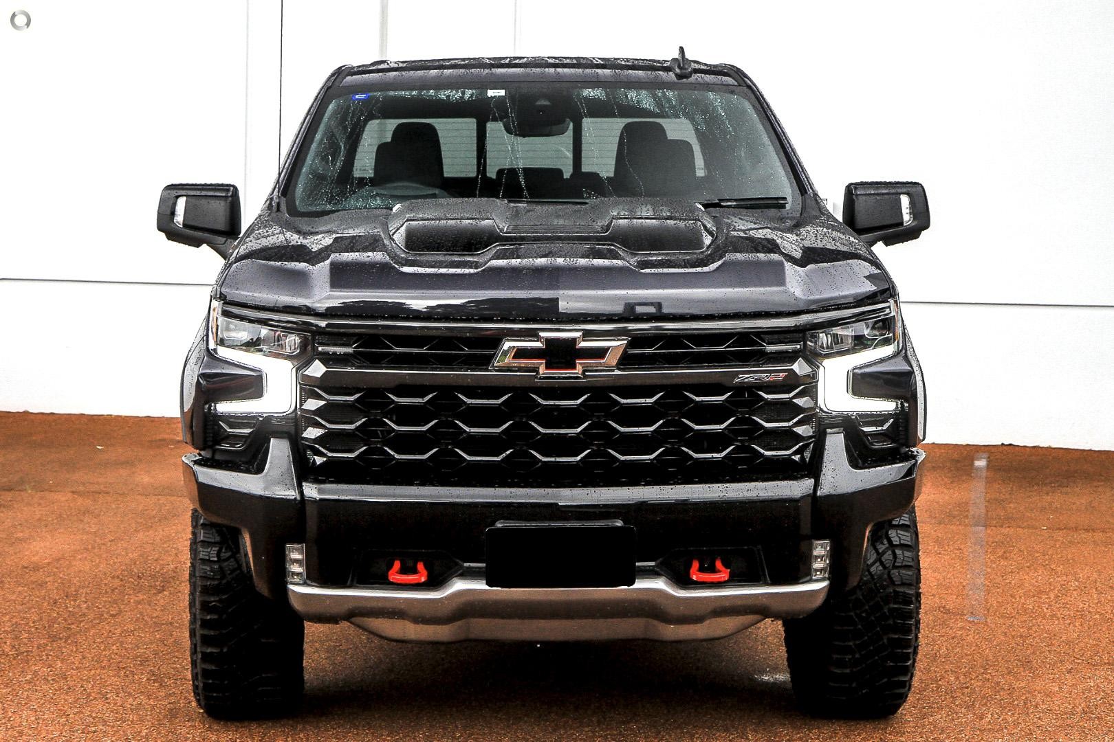 Chevrolet Silverado image 2