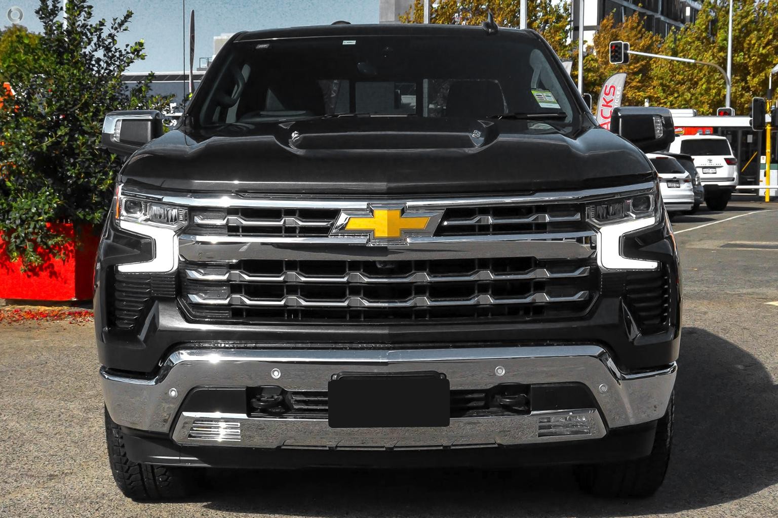 Chevrolet Silverado image 2