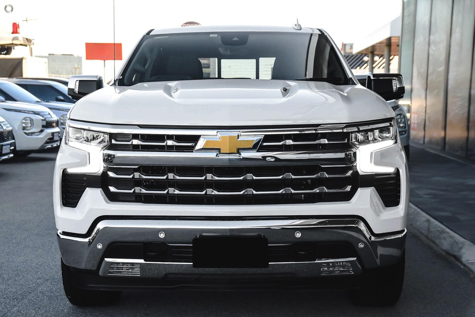 Chevrolet Silverado image 2
