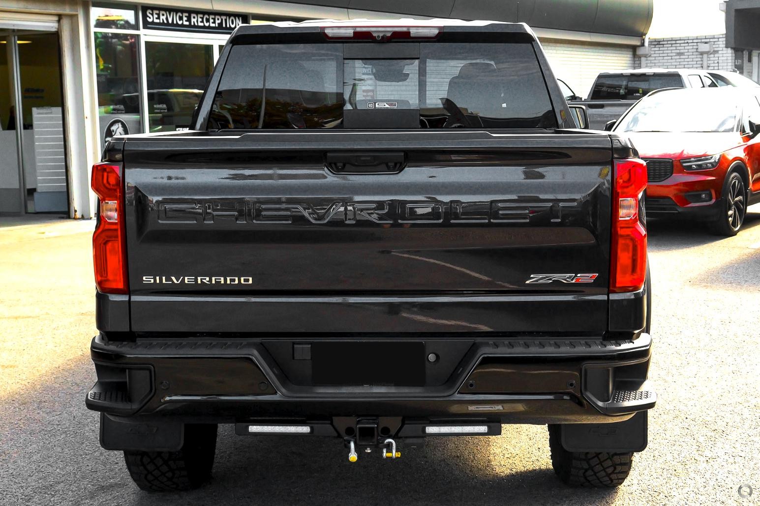 Chevrolet Silverado image 3