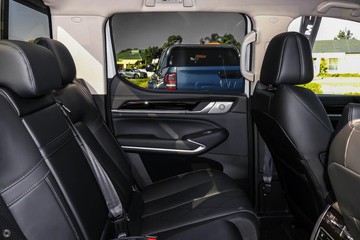 https://dvg-vehicle-assets.s3.amazonaws.com/GW613884/bppyva909yob4f8yn4yl2zkkc.jpg