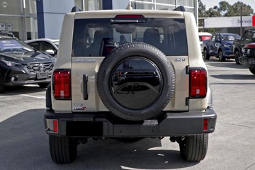 https://dvg-vehicle-assets.s3.amazonaws.com/GW700554/ixsitel8qra9tcz63vn2fbii8.jpg