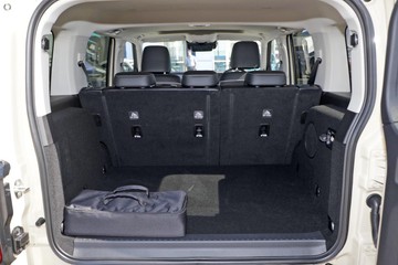 https://dvg-vehicle-assets.s3.amazonaws.com/GW700554/vux19tfshyx766htxjbzf8p2d.jpg