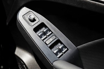 https://dvg-vehicle-assets.s3.amazonaws.com/H619735/upf80uf9a0q7azqrl6dly2fwe.jpg