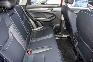 https://dvg-vehicle-assets.s3.amazonaws.com/H645973/jv36imfnyam0gk3k59cwbyl32.jpg