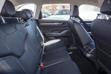 https://dvg-vehicle-assets.s3.amazonaws.com/H936522/ciqr8rhzg18smflp2c0rwxnq1.jpg