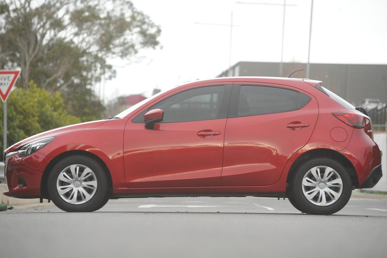 Mazda 2 image 3