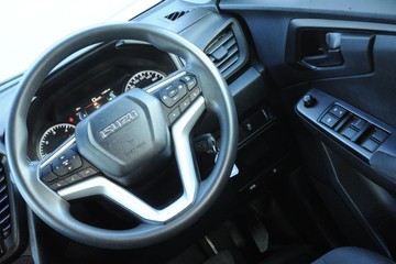 https://dvg-vehicle-assets.s3.amazonaws.com/J003275/2szz6w8i4s6iv5u1g61bidvu1.jpg