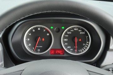 https://dvg-vehicle-assets.s3.amazonaws.com/J003392/8vc1h1tgb9ku047ja2aflch3p.jpg
