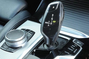 https://dvg-vehicle-assets.s3.amazonaws.com/J003488/2p2gieh8xsug9i8xe1zx90jog.jpg