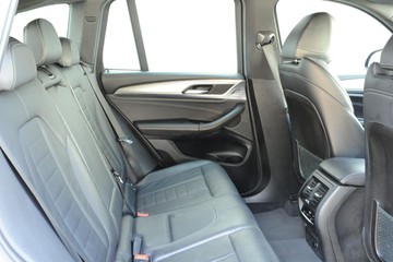 https://dvg-vehicle-assets.s3.amazonaws.com/J003488/ahat2ctayxdhn86om040cd9ve.jpg