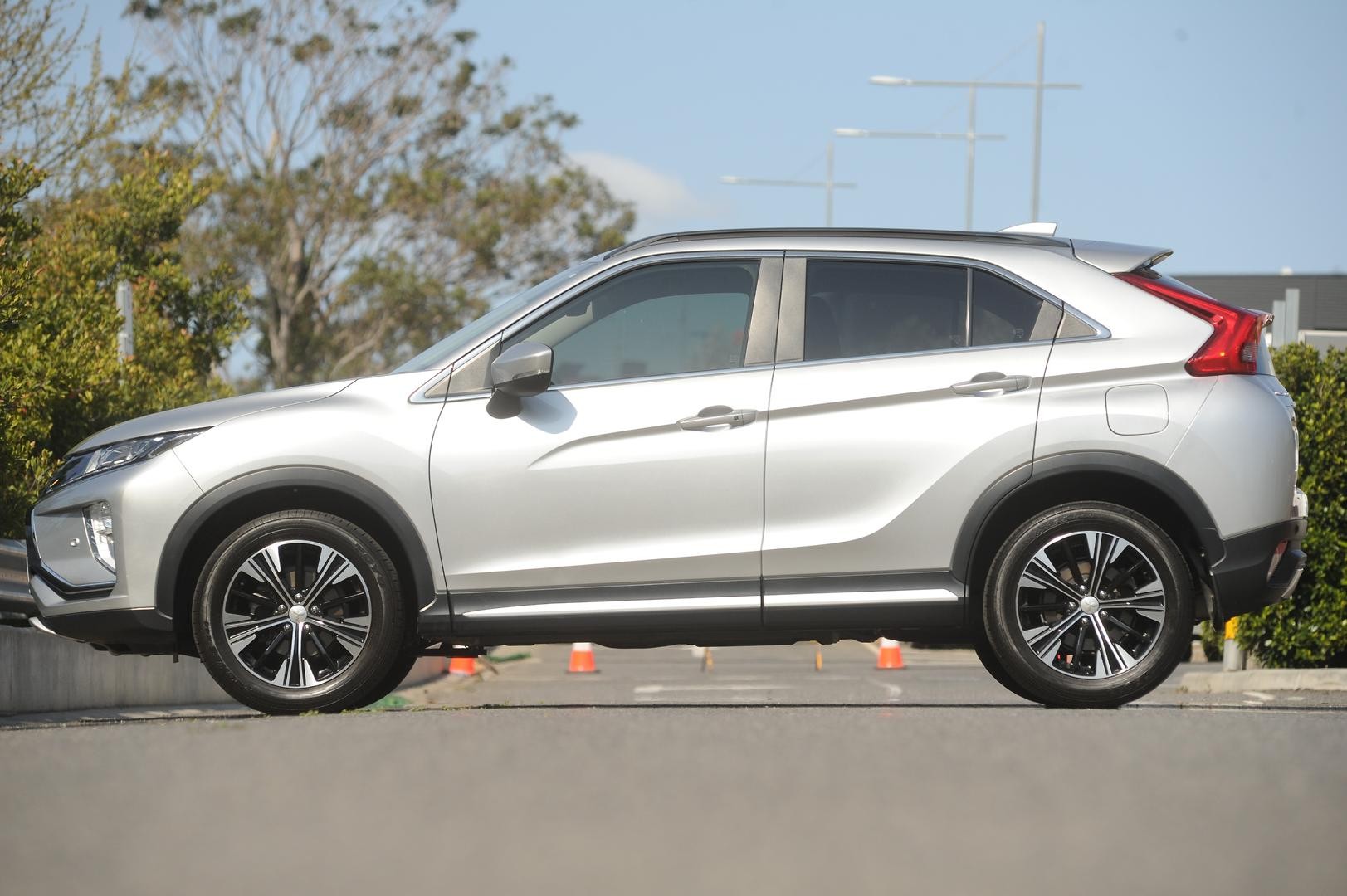 Mitsubishi Eclipse Cross image 2