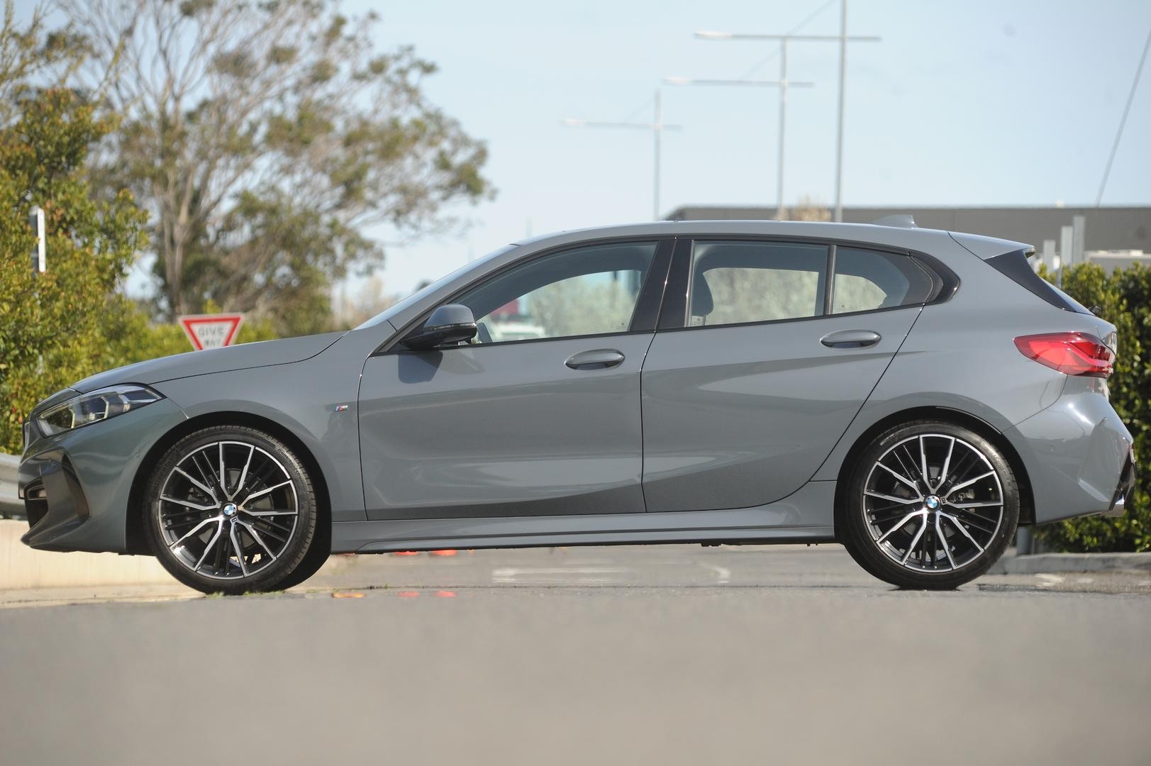 BMW 1 Series image 2