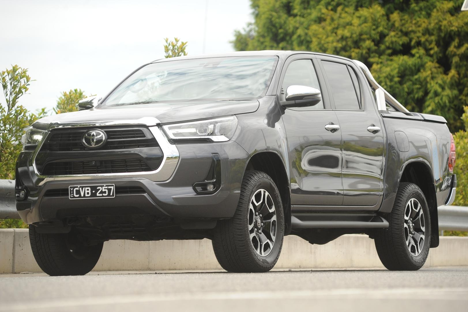 Toyota Hilux image 4