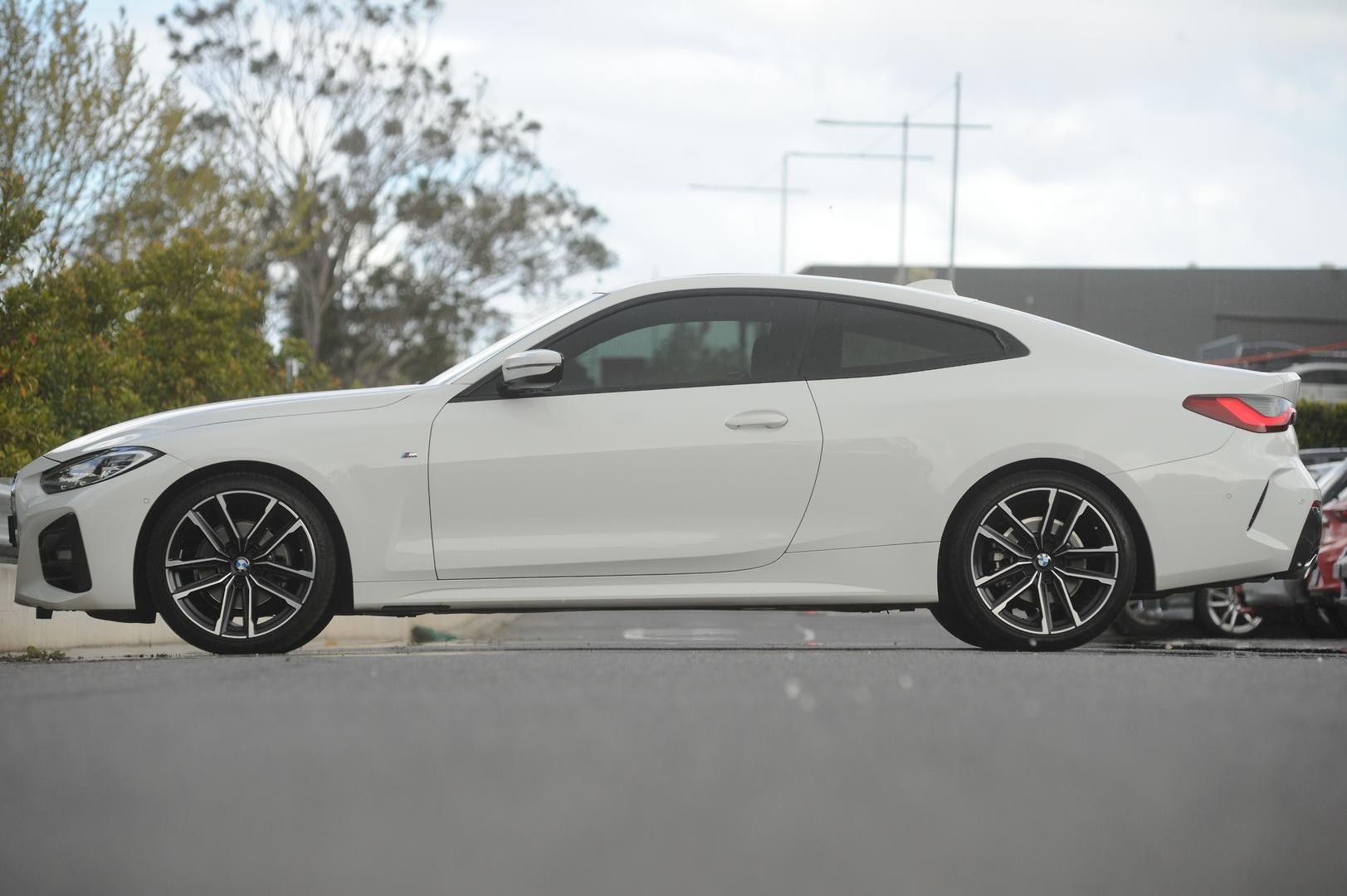 BMW 4 Series image 2