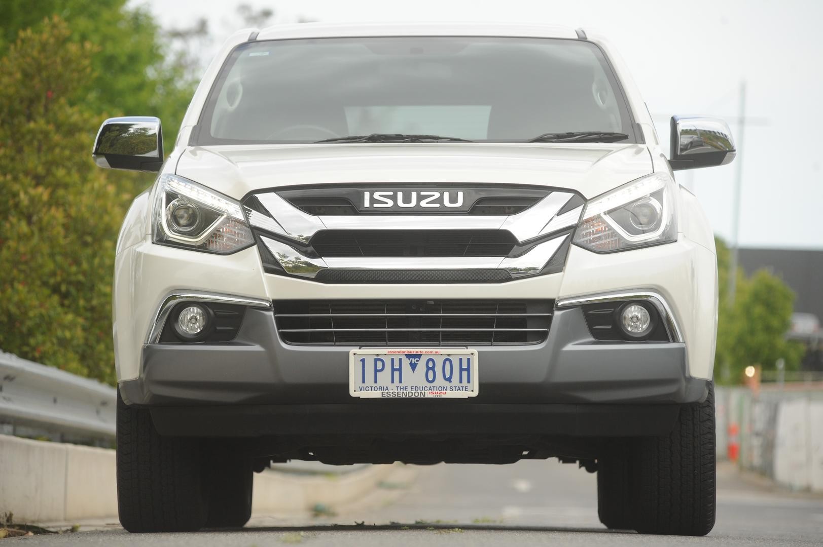 Isuzu Mu-x image 4