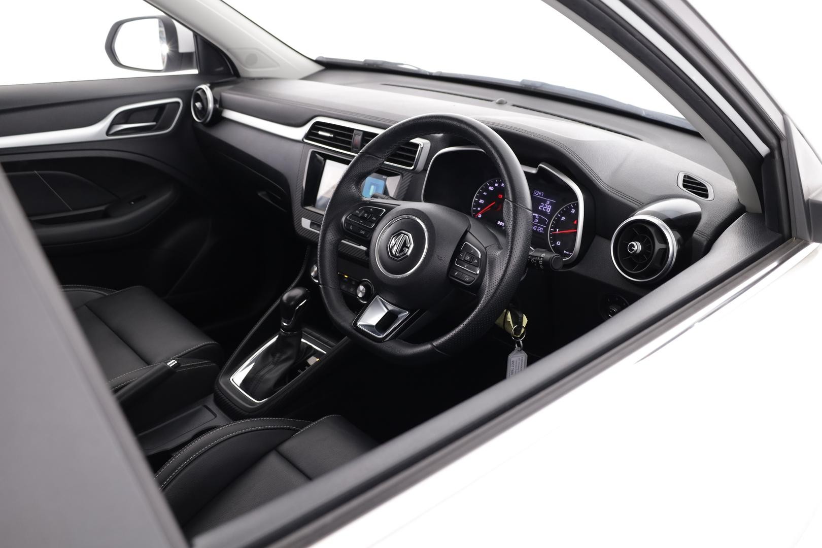 MG Zs image 4