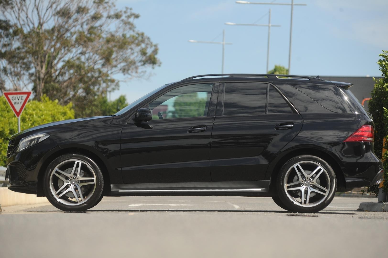 Mercedes Benz Gle-class image 2