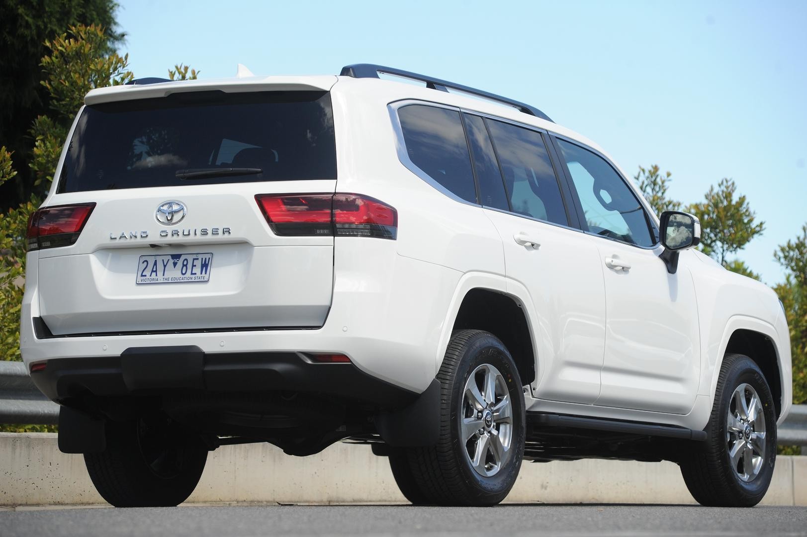 Toyota Landcruiser image 3