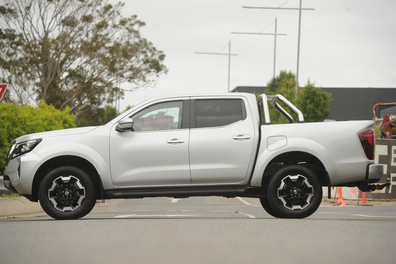 Nissan Navara image 2