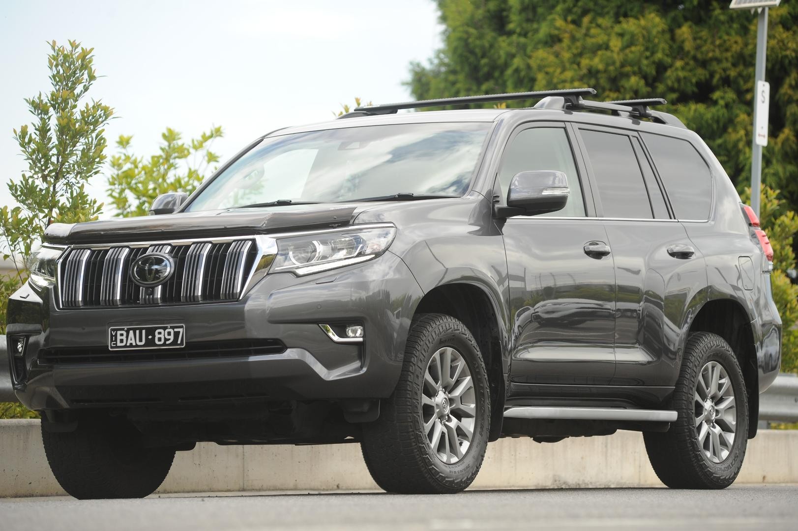 Toyota Landcruiser Prado image 3