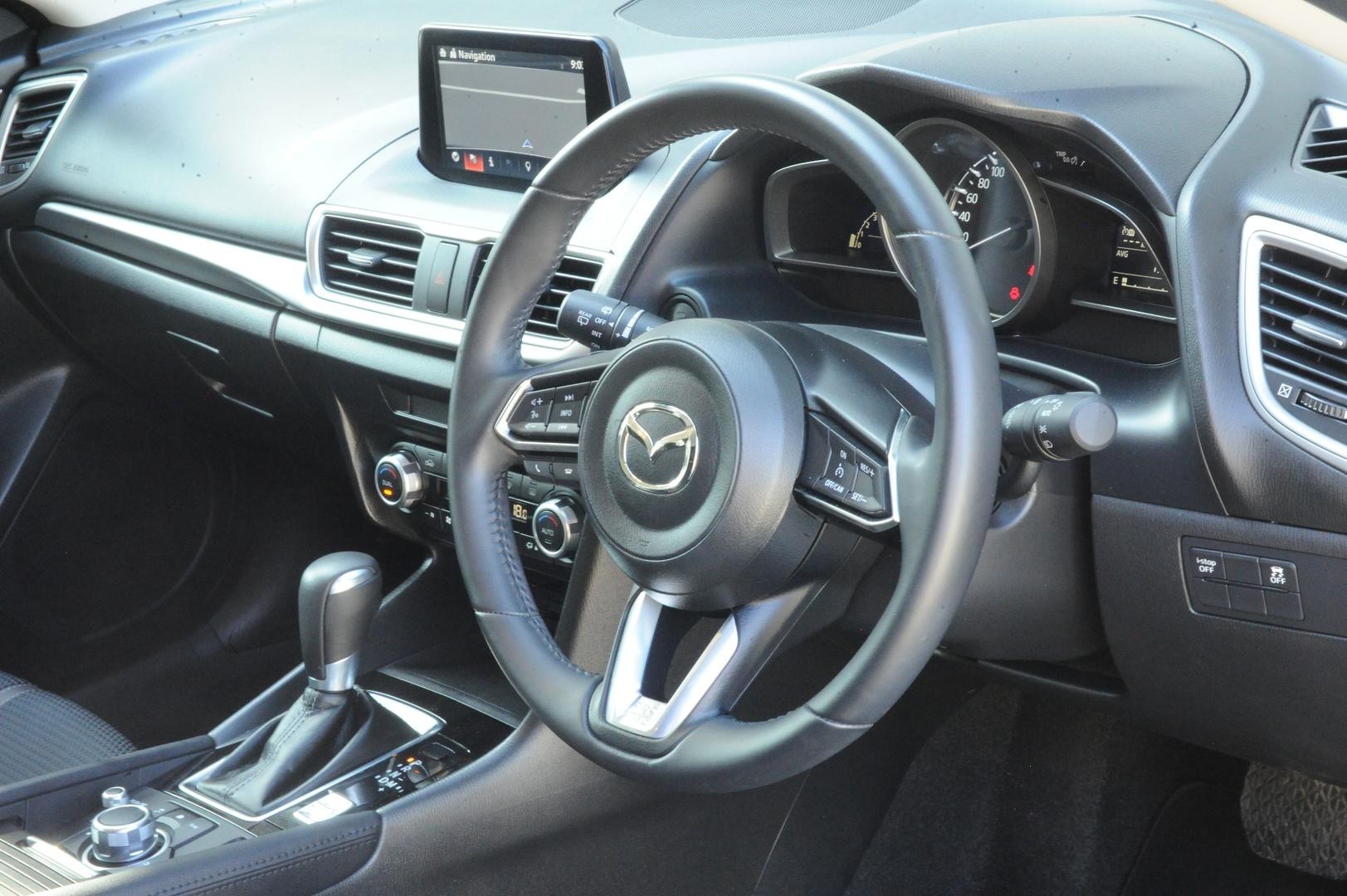 Mazda 3 image 3