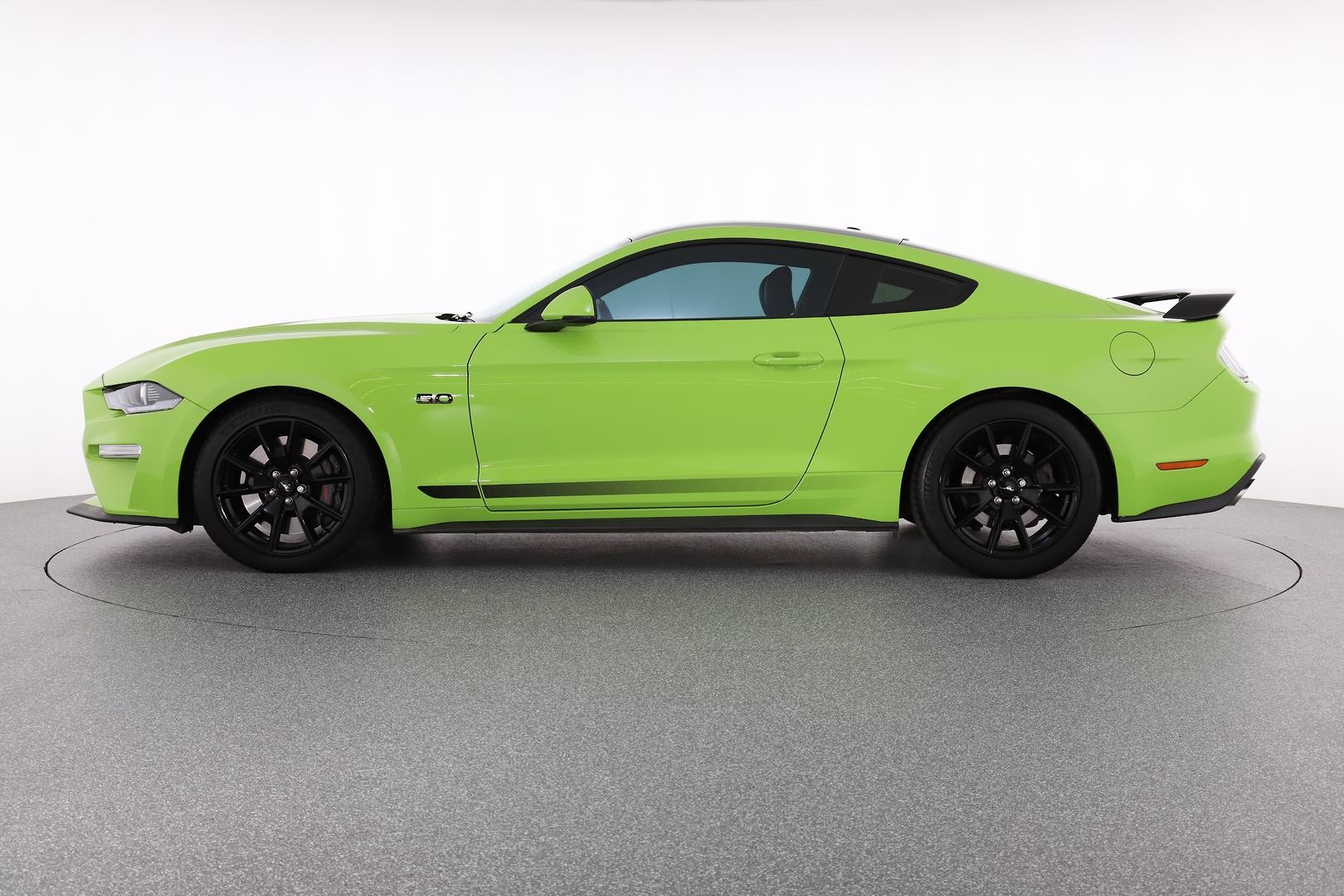 Ford Mustang image 3