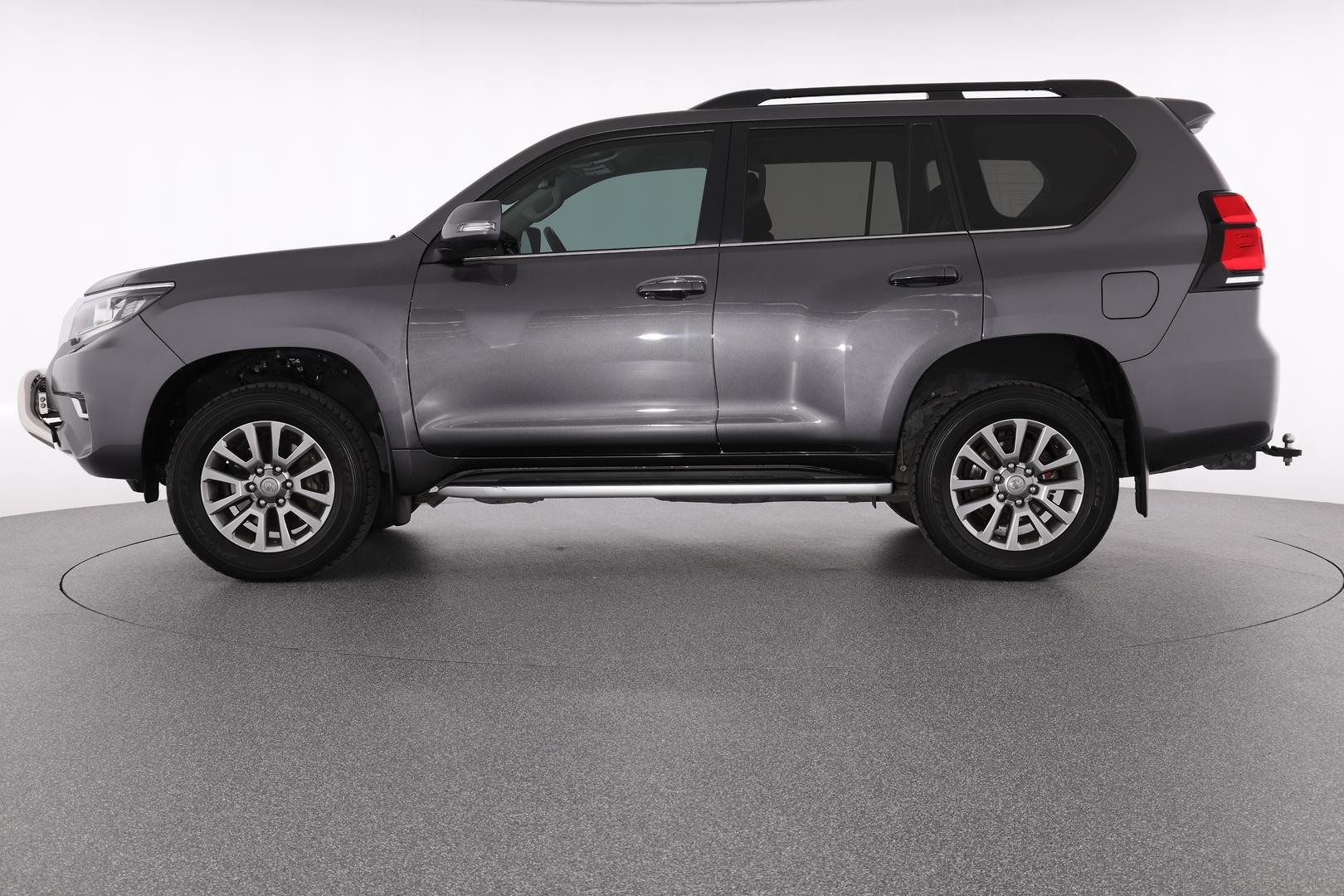 Toyota Landcruiser Prado image 3