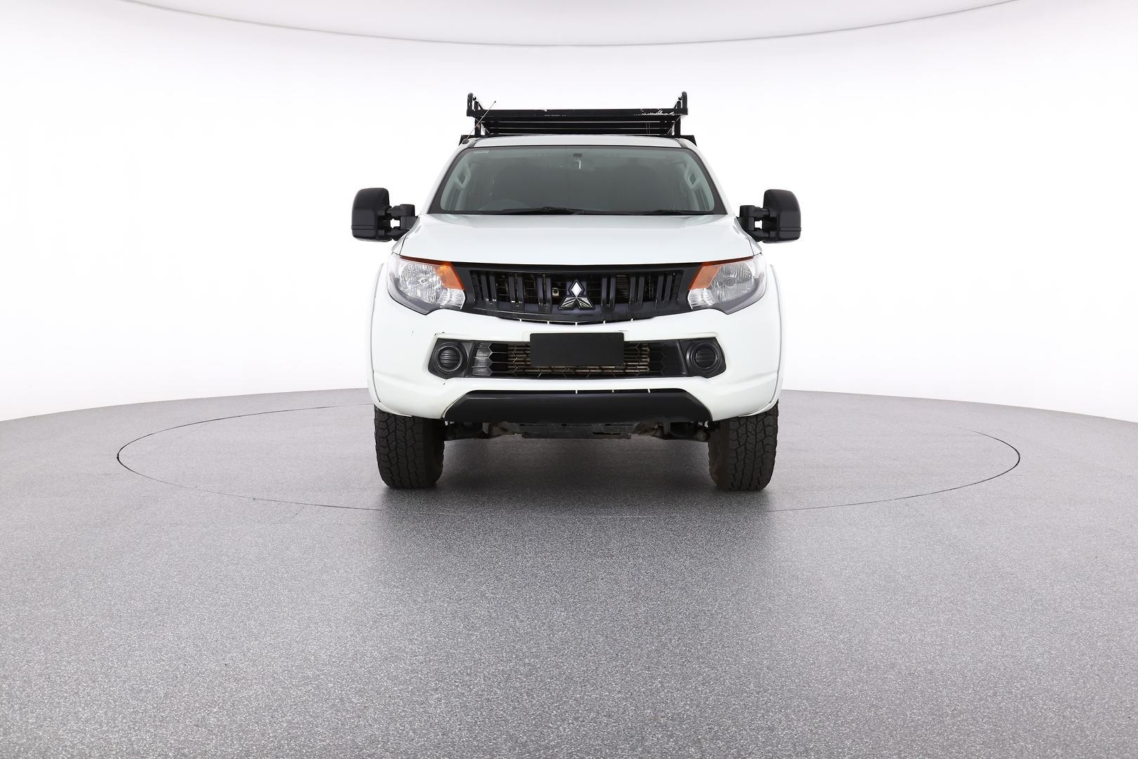 Mitsubishi Triton image 2