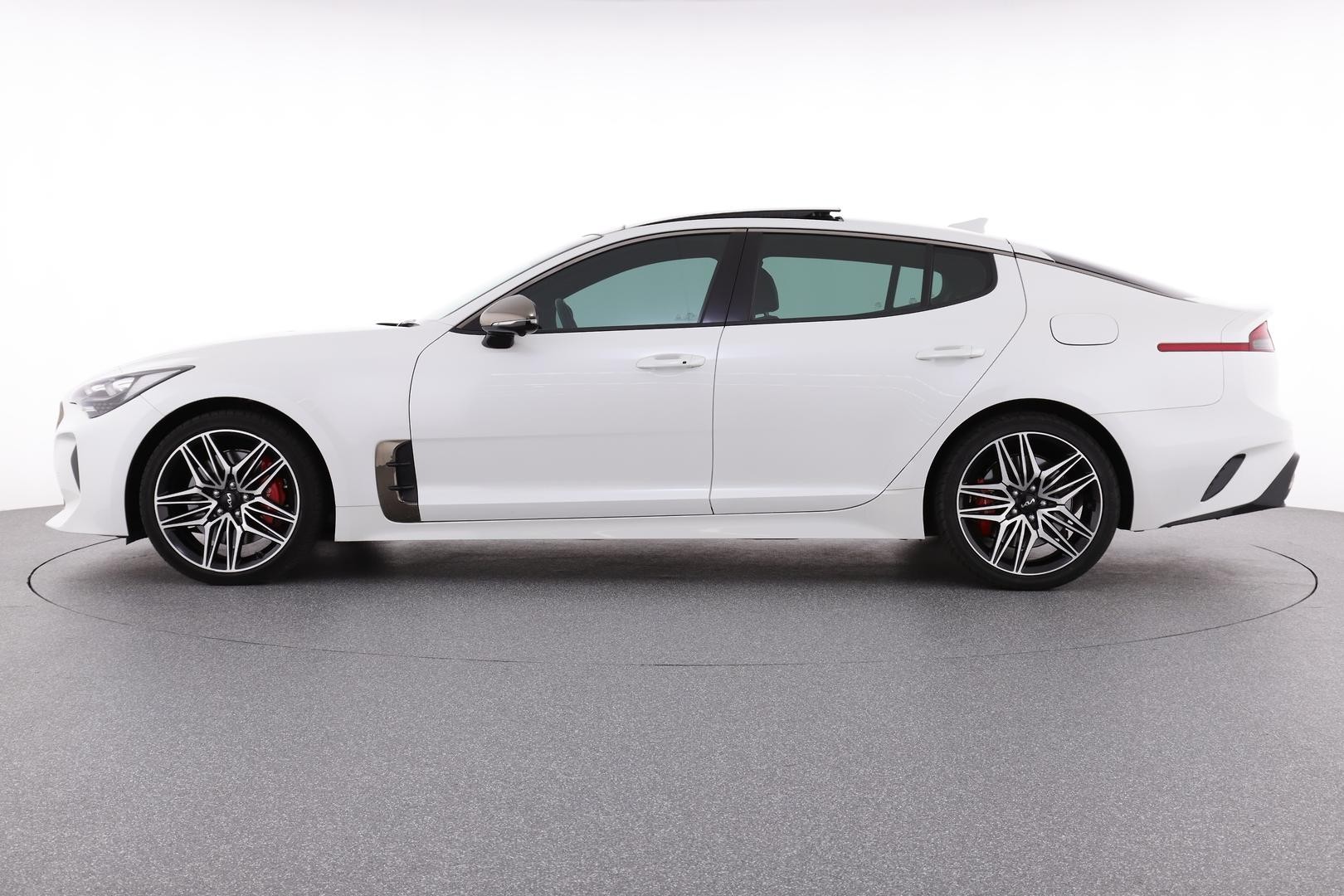 Kia Stinger image 3