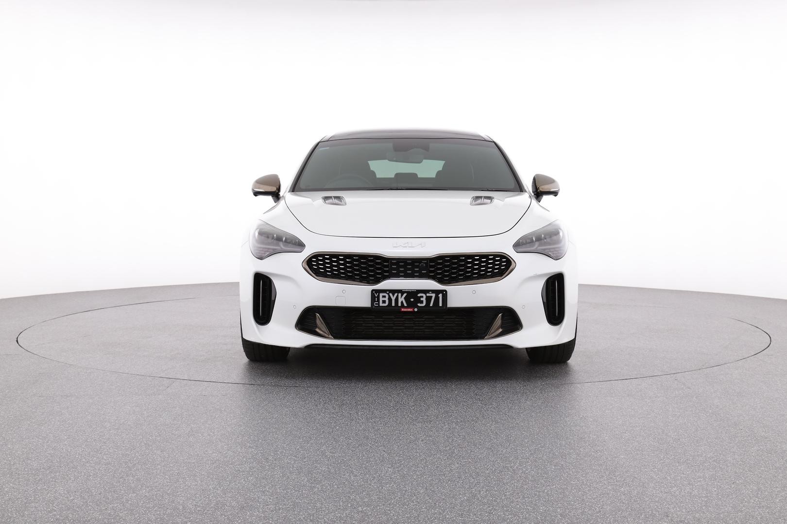 Kia Stinger image 2