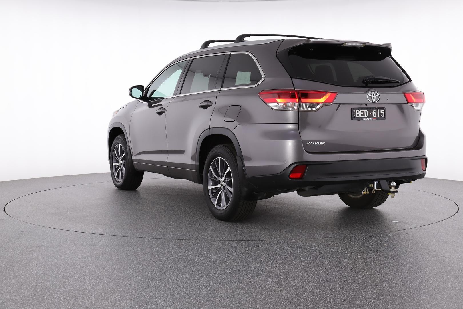 Toyota Kluger image 4