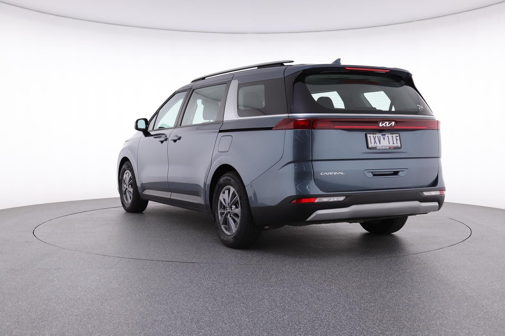 Kia Carnival image 4