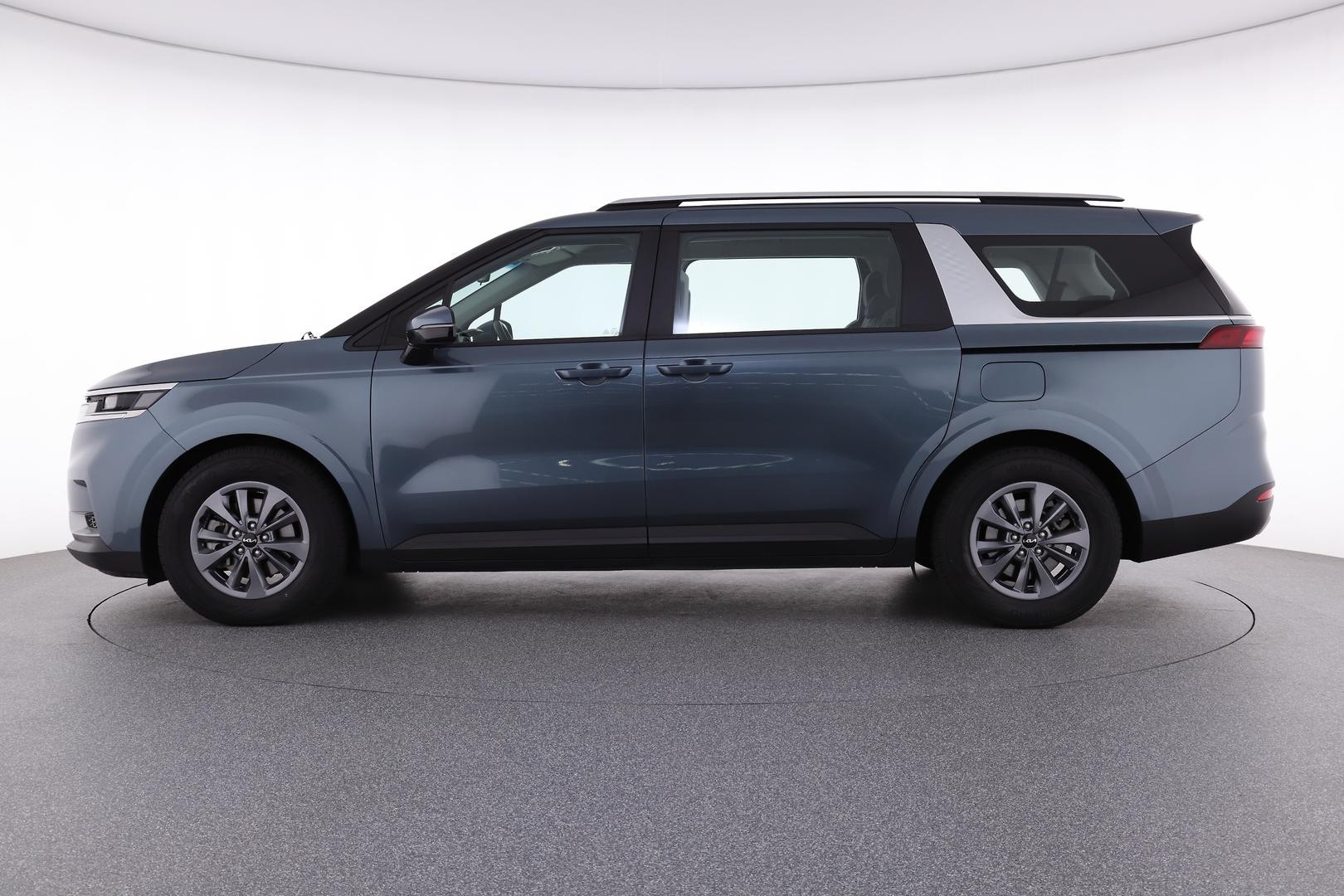 Kia Carnival image 3