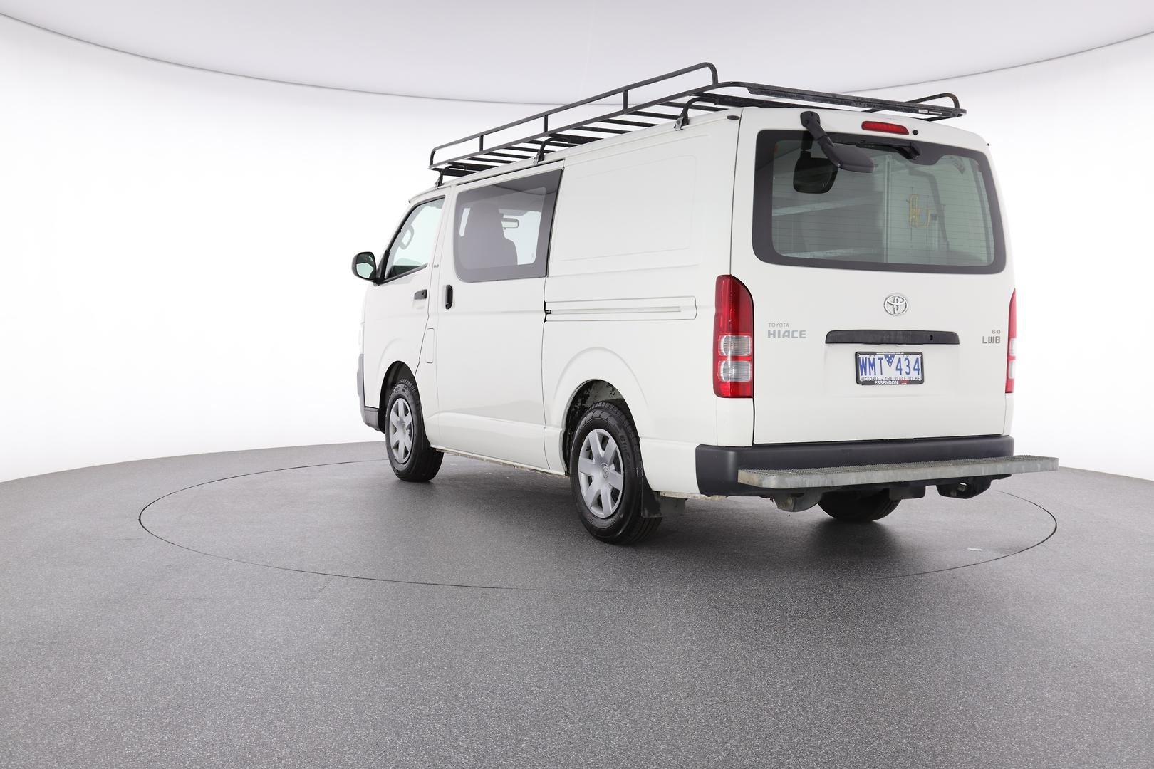 Toyota Hiace image 4