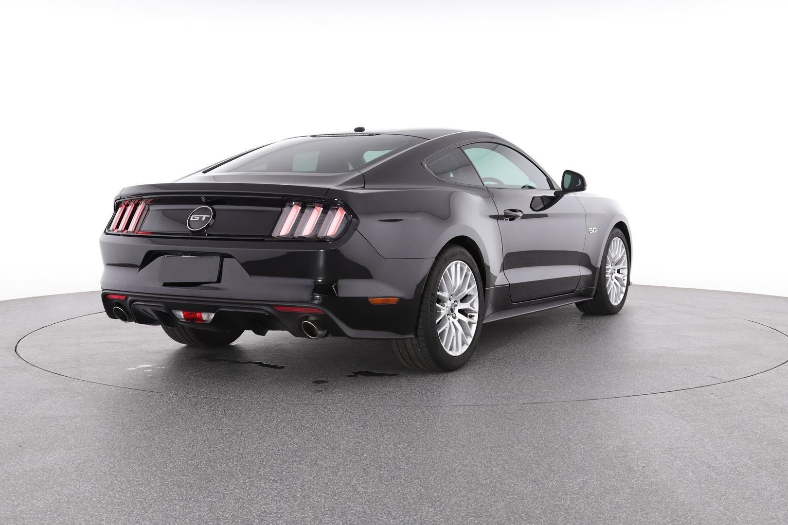 Ford Mustang image 4