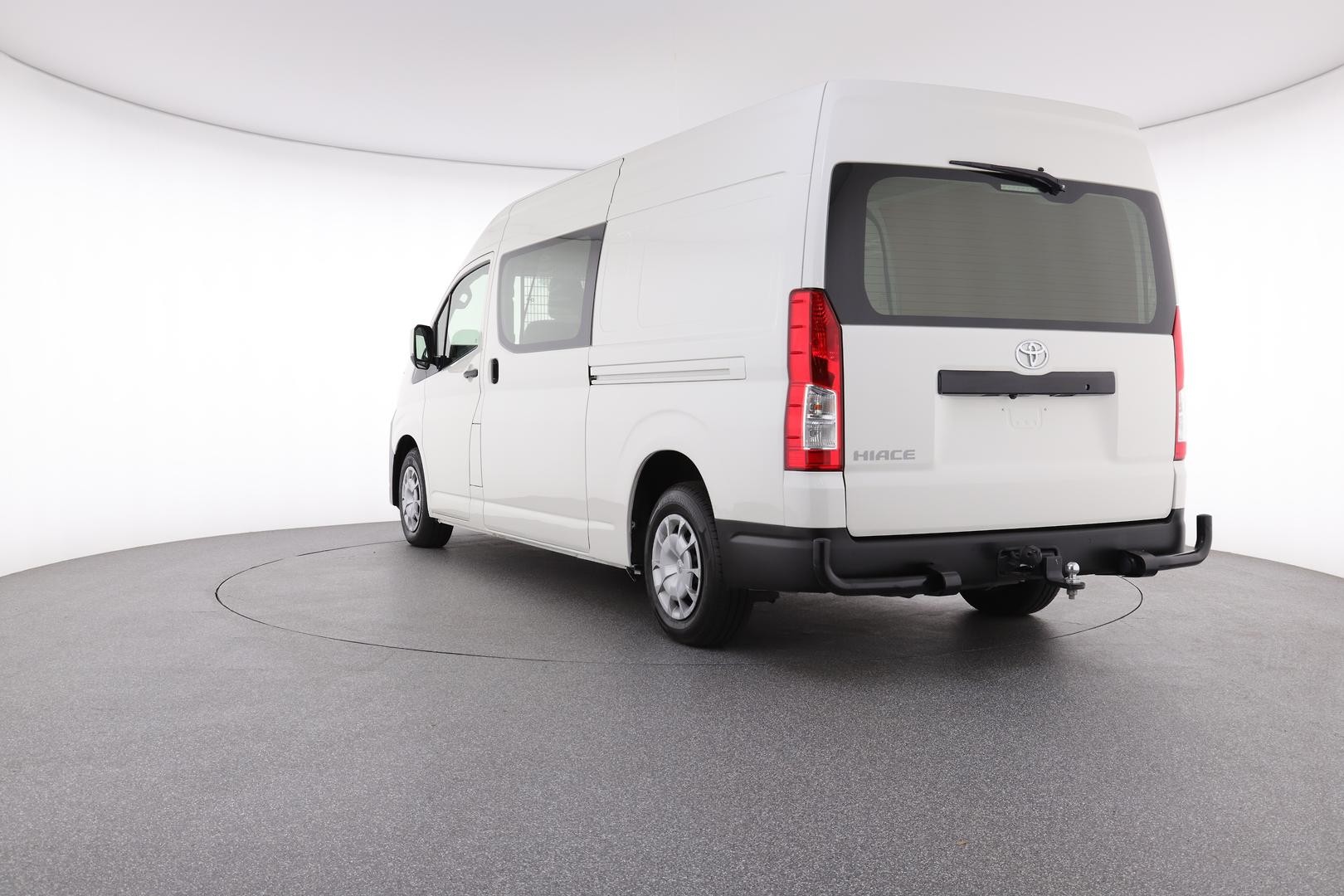 Toyota Hiace image 4