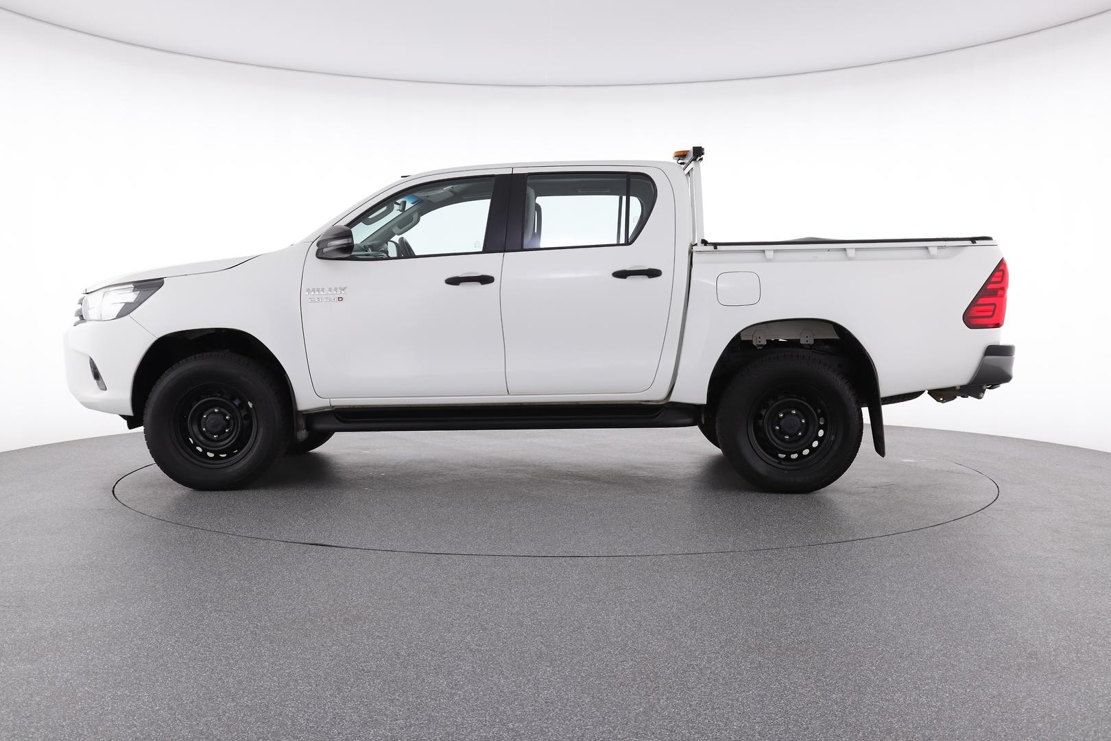 Toyota Hilux image 3