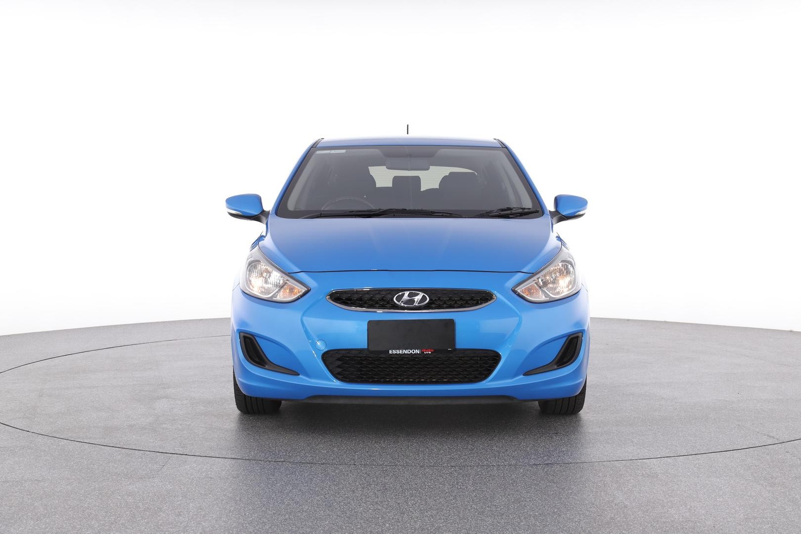 Hyundai Accent image 2