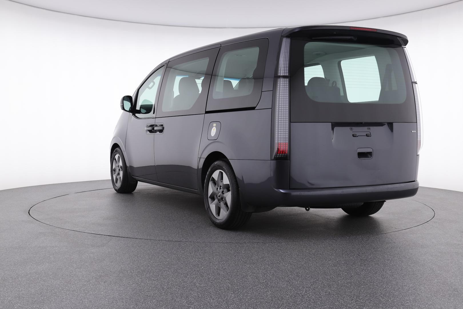 Hyundai Staria image 4