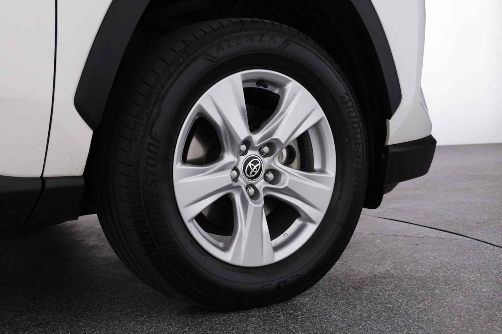 Toyota Rav4 image 4