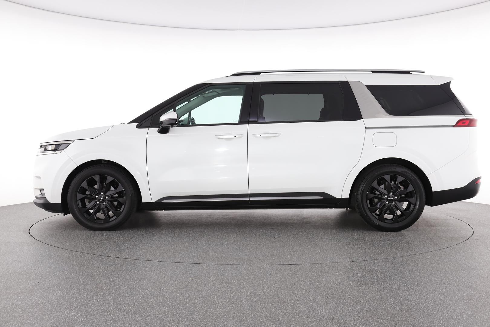 Kia Carnival image 3