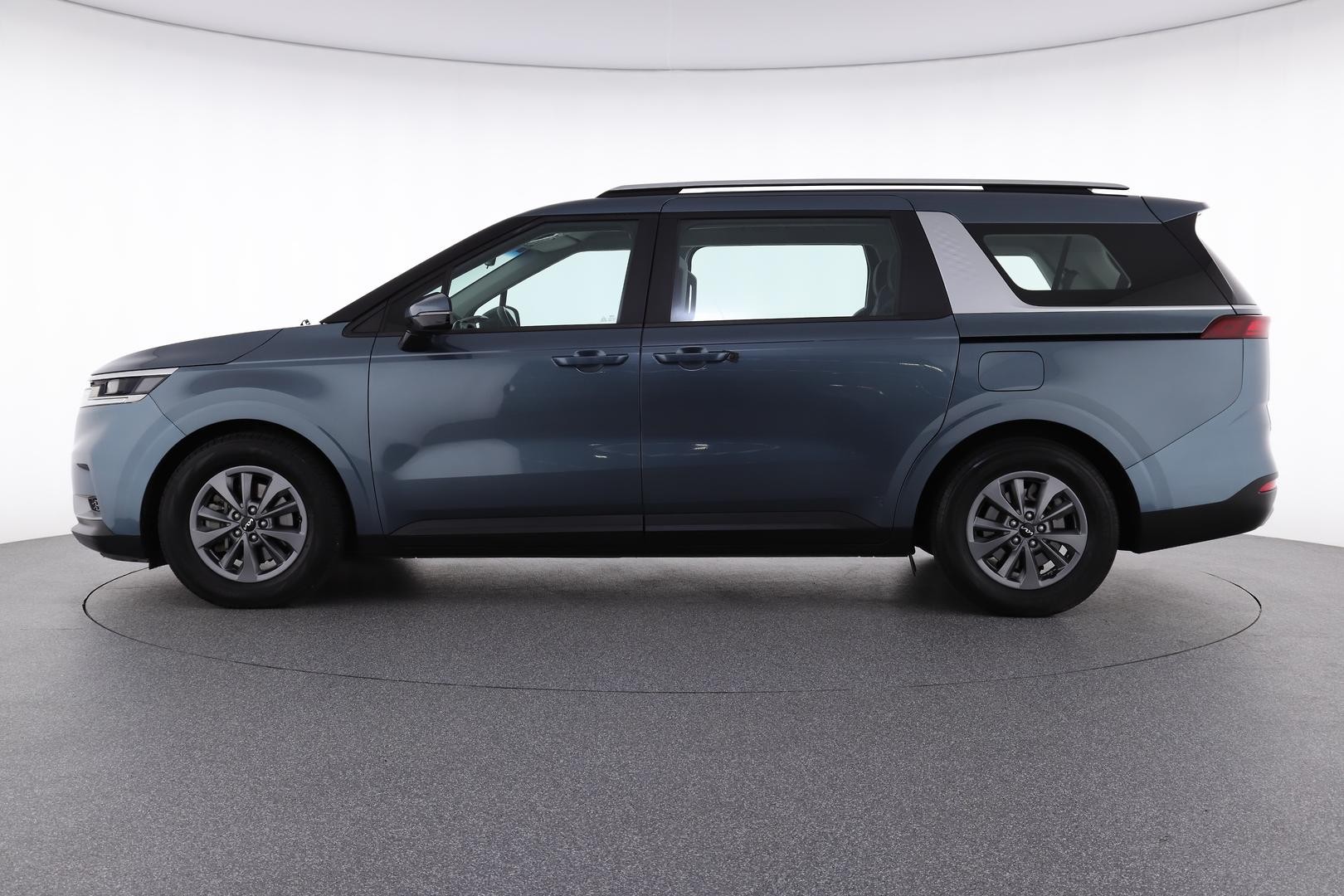 Kia Carnival image 3