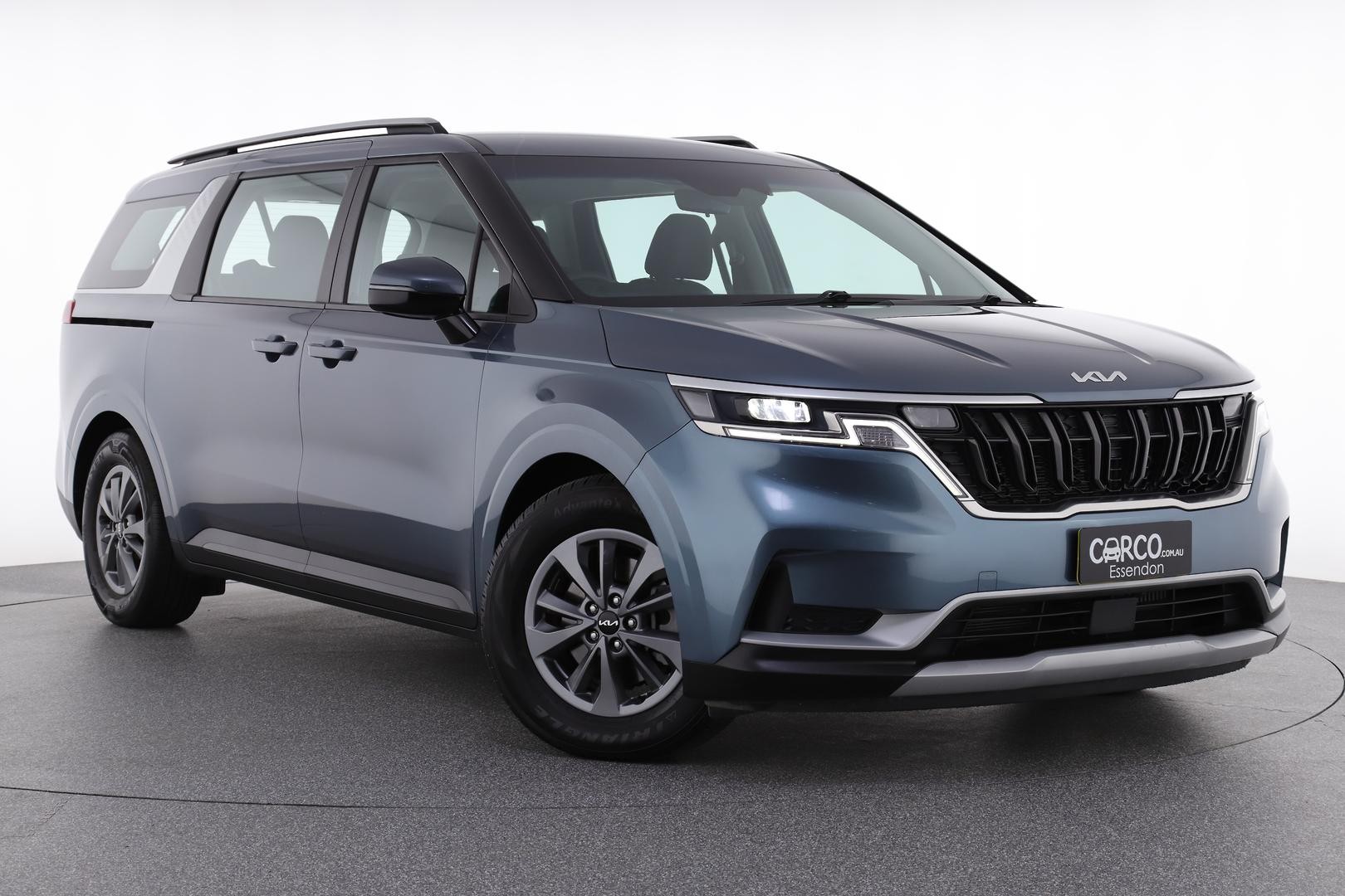 Kia Carnival image 1