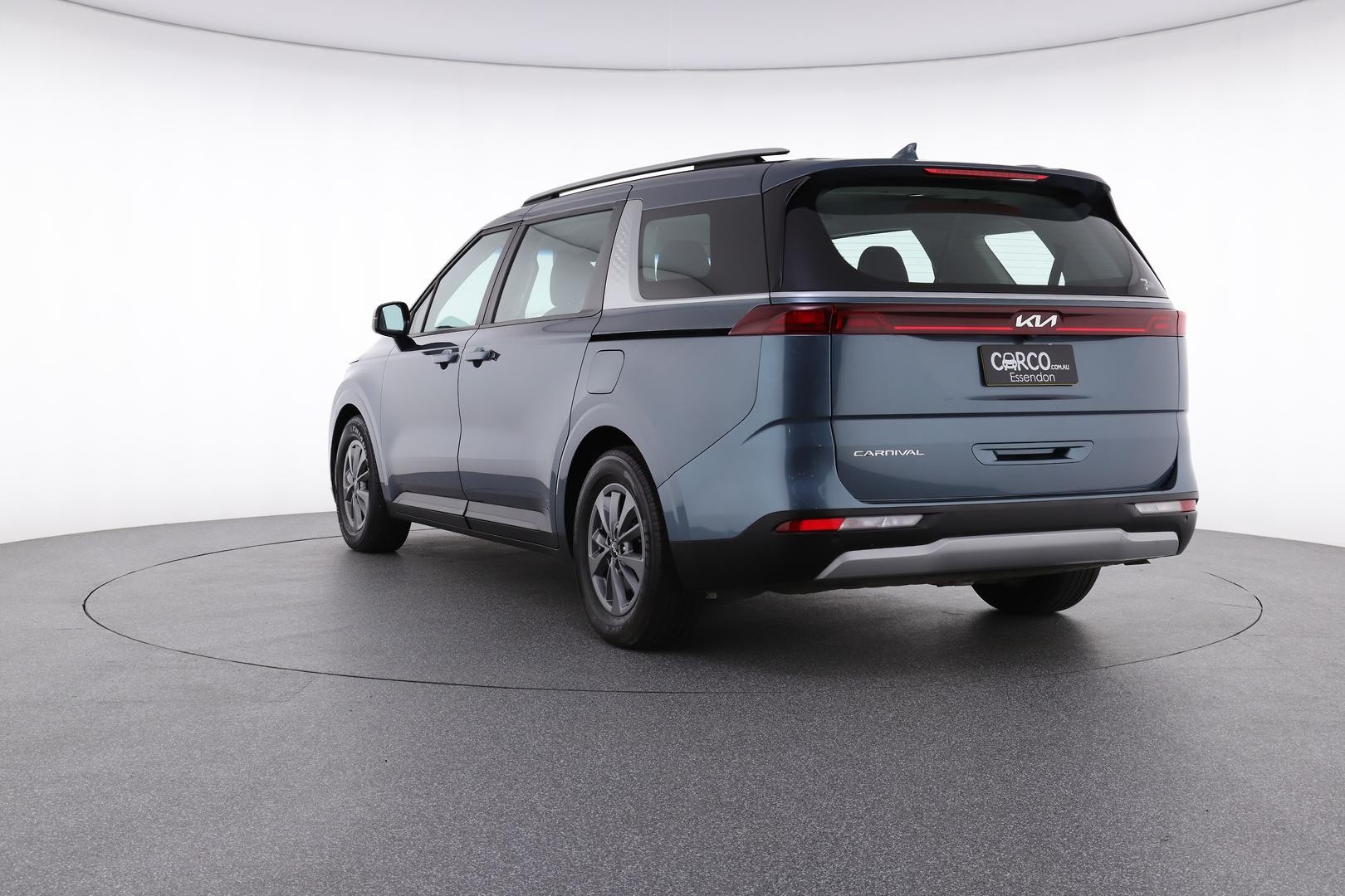 Kia Carnival image 4