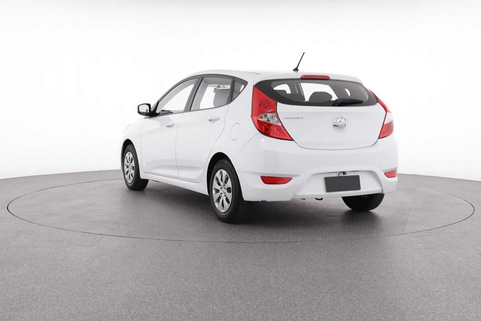 Hyundai Accent image 3