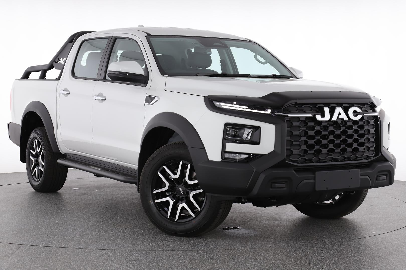 Jac T9 image 1