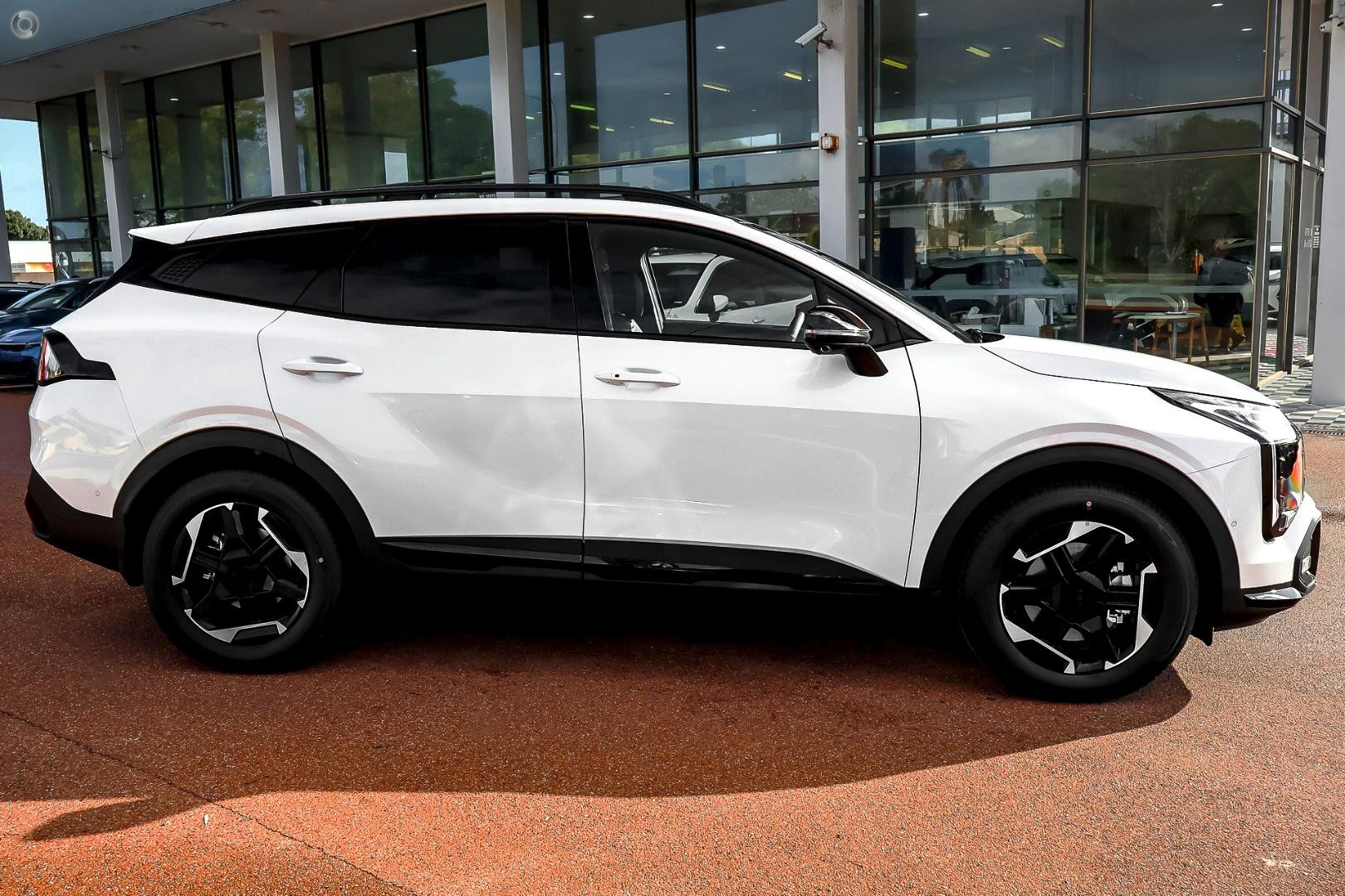 Kia Sportage image 2