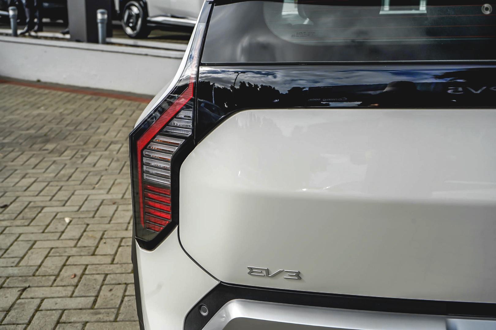 Kia Ev3 image 4